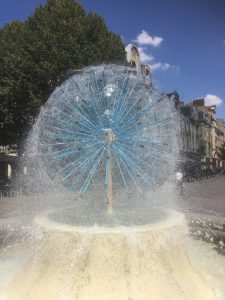 Reims. Kijk ook eens naar de fontein in Chisinau Moldavie