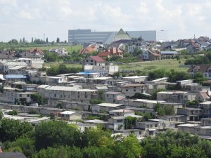 modern winkelcentrum, nauwelijks bezocht