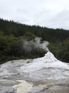 De geyser moet nog gebinnen te spuiten
