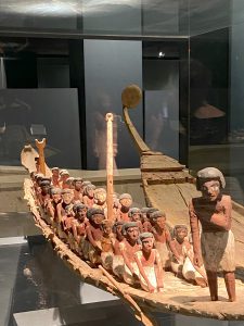 Ceremoniele boot voor de farao voor in het hiernamaals